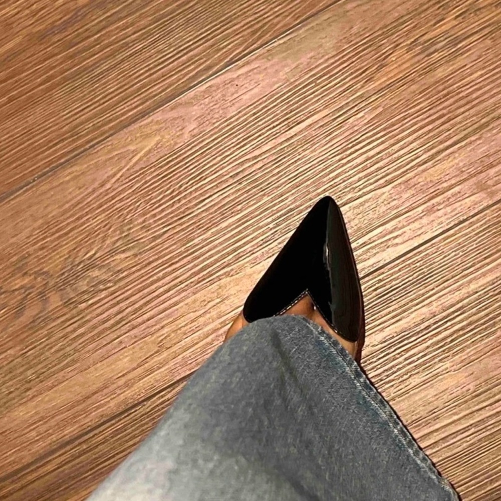 Chic Black Pointed-Toe Heels